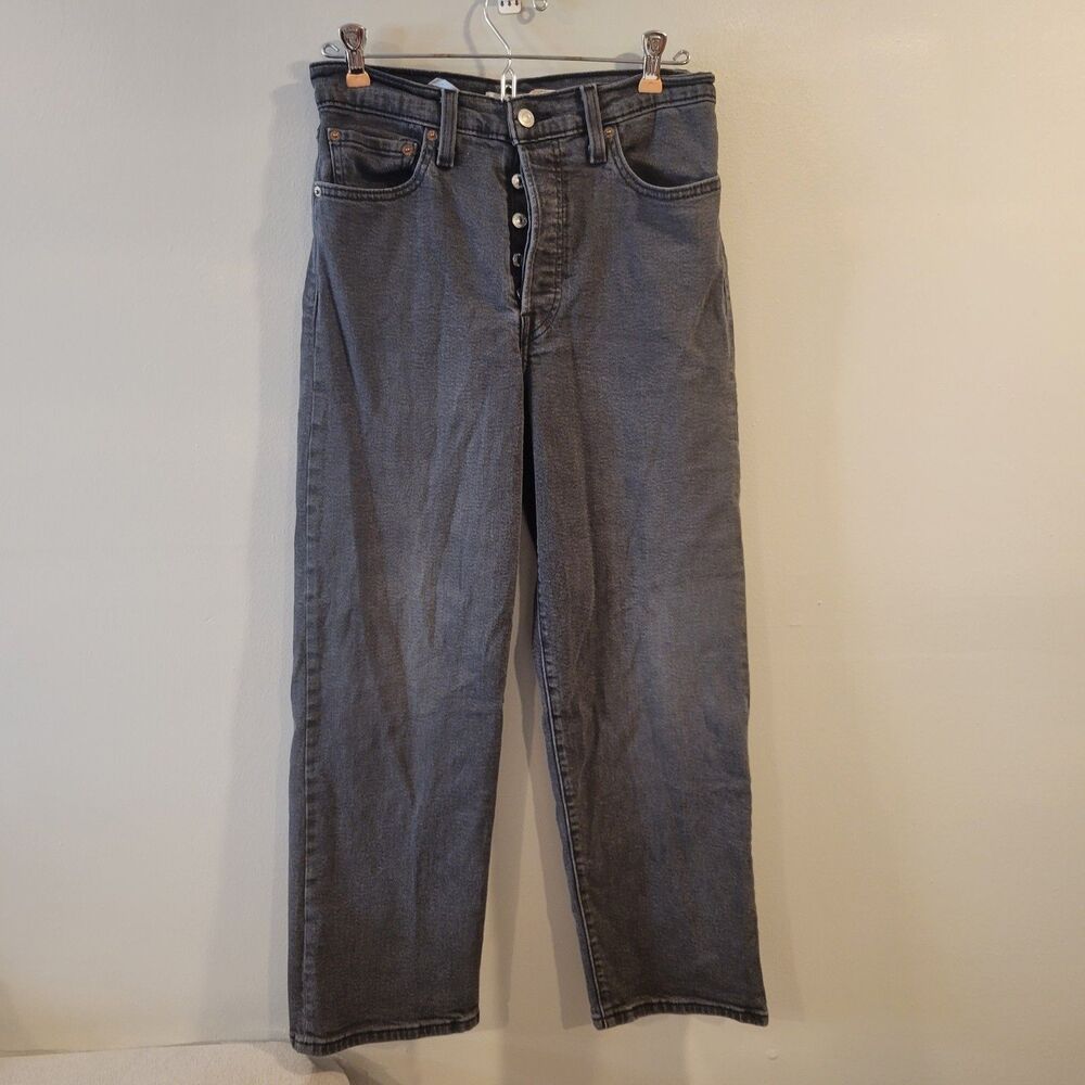 Levi's Ribcage Straight Ankle Jeans Size 28 Button